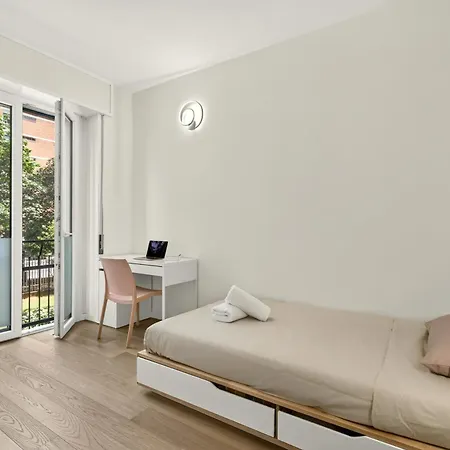 Davide Host Classy&easy Milan